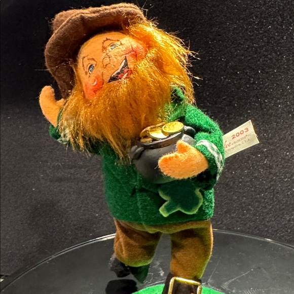 Annalee 2003 Dancing Leprechaun With Pot of Gold - Picture 6 of 6